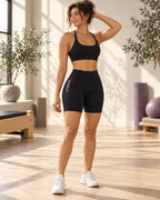 Short Sculpt negro con top deportivo negro